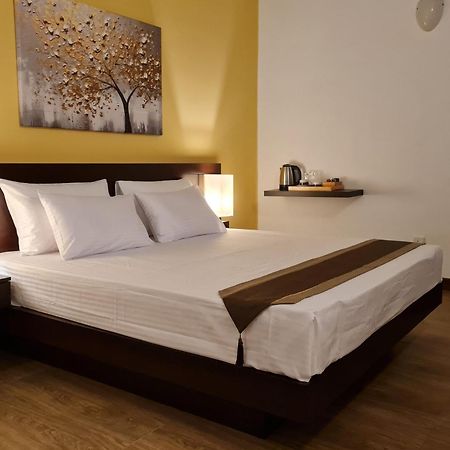 City Oasis 66 Негомбо Экстерьер фото